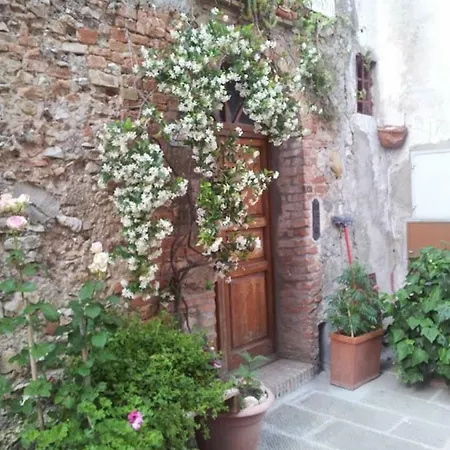 Casa Corbinelli * Canneto (Pisa)